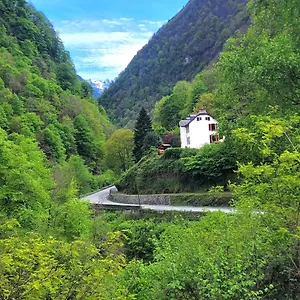 Les Ruisseaux Bed & Breakfast